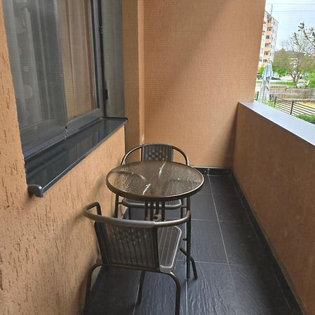 Apartament Mihaela รึมนิคูวัลเจีย ภายนอก รูปภาพ