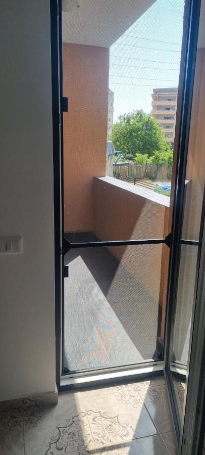 Apartament Mihaela รึมนิคูวัลเจีย ภายนอก รูปภาพ