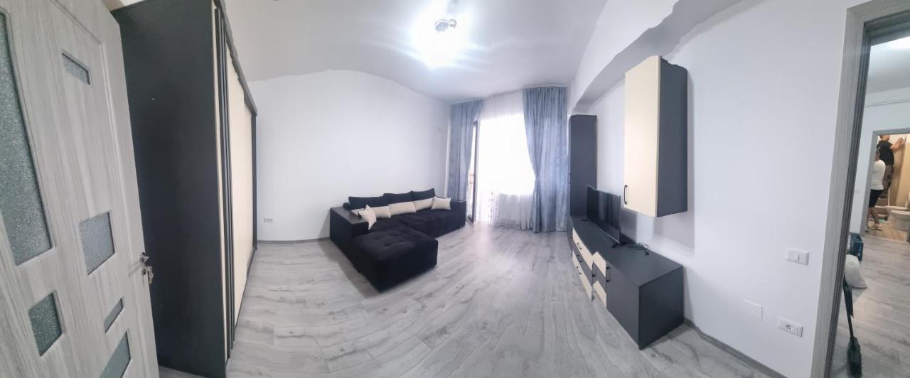 Apartament Mihaela รึมนิคูวัลเจีย ภายนอก รูปภาพ